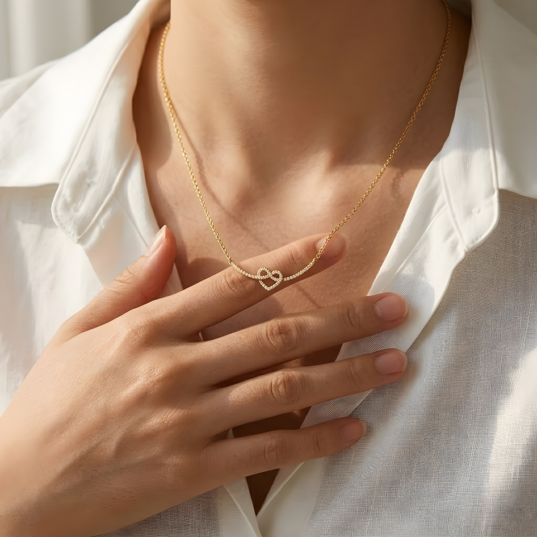 Collar Nudo de Corazón