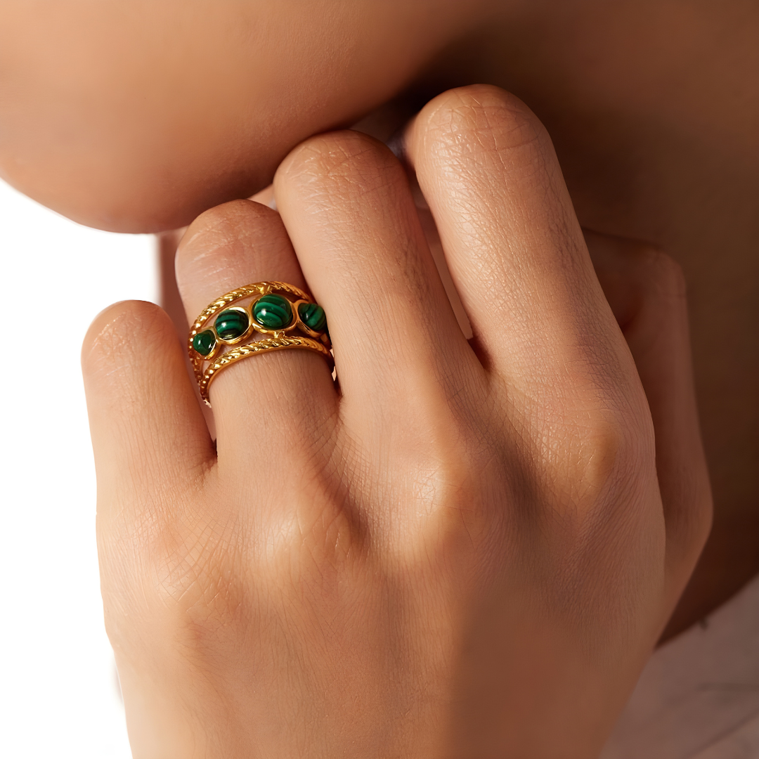 Anillo Amuleto- Moldavita