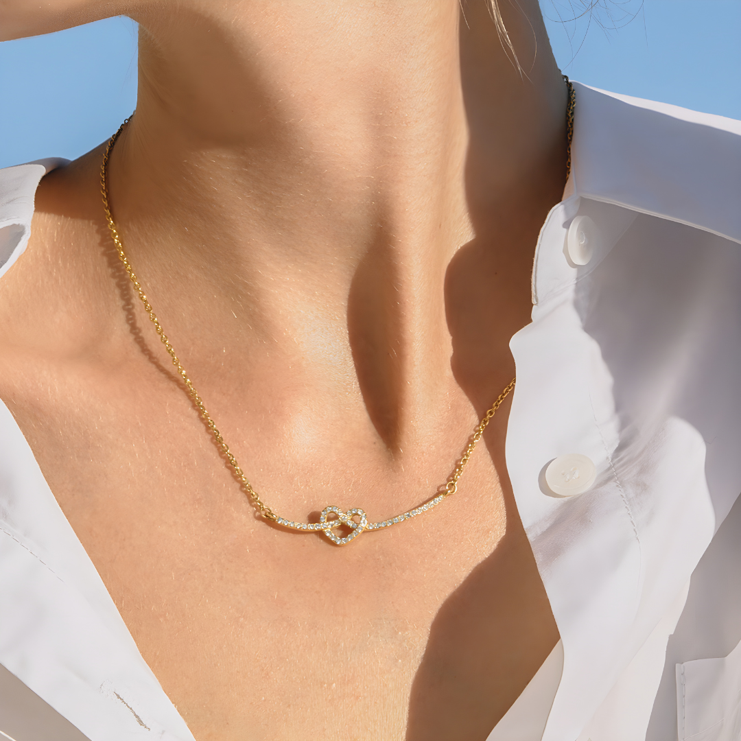 Collar Nudo de Corazón