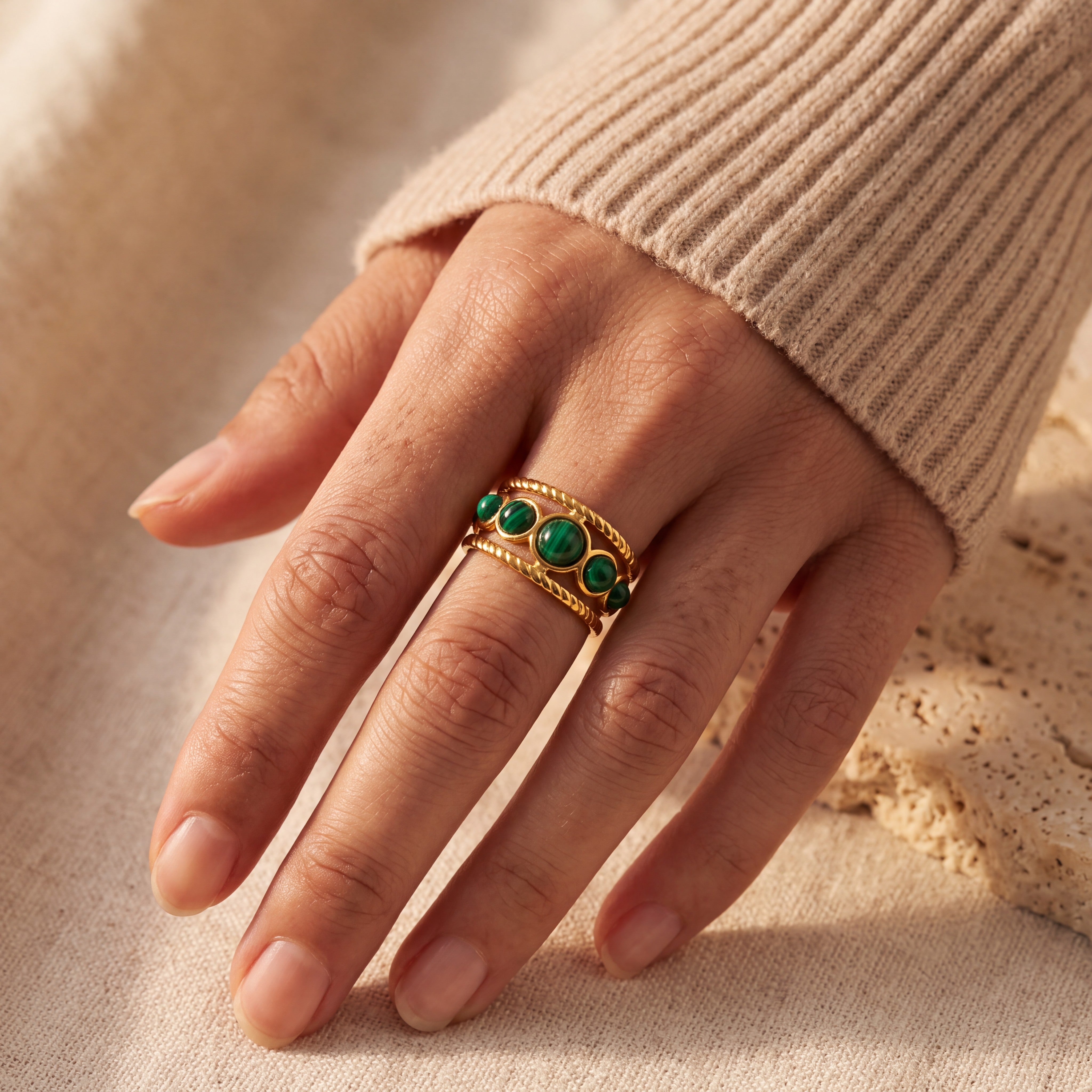 Anillo Amuleto- Moldavita