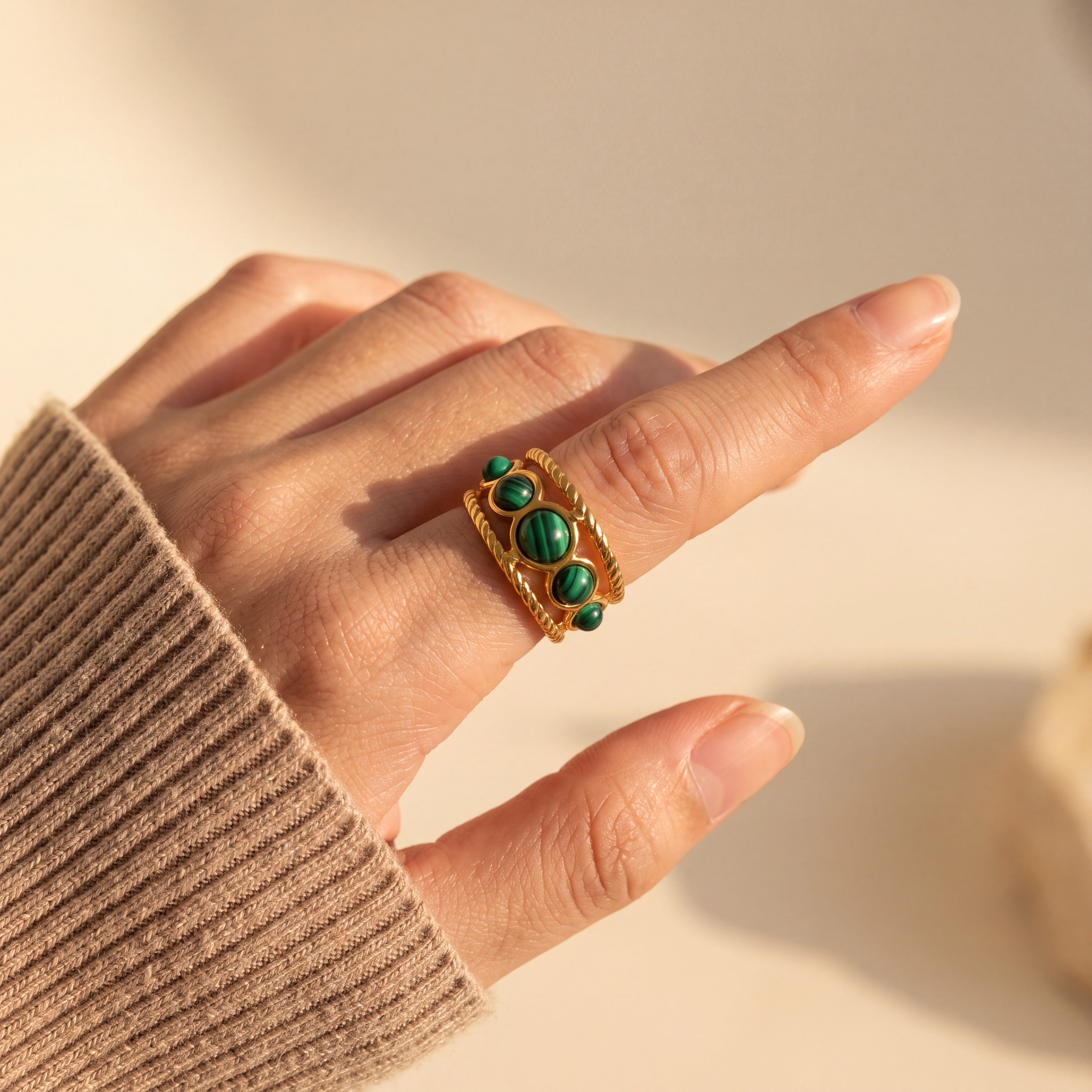 Anillo Amuleto- Moldavita